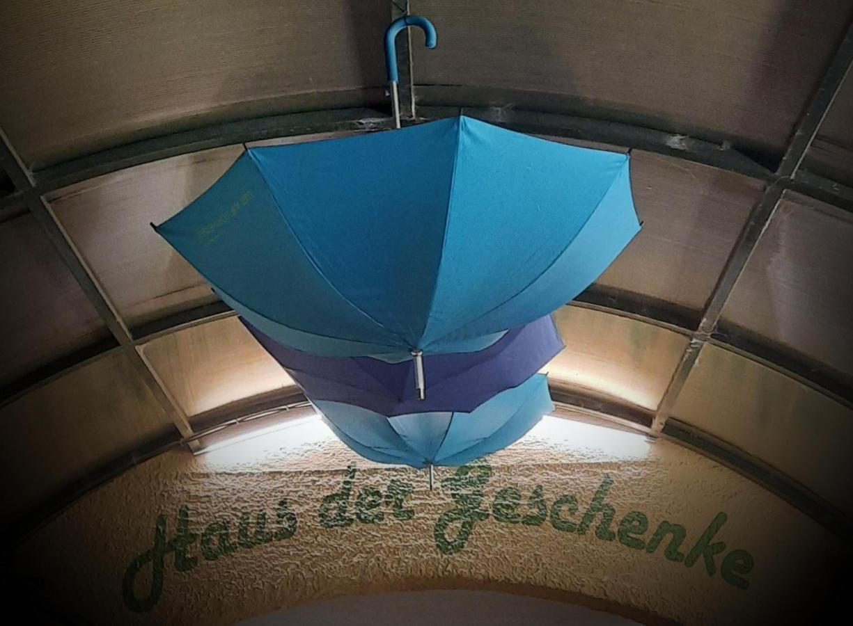 Ferienwohnung Das Karawankenplatz! Haus der Geschenke-Carinthia Velden am Wörthersee Exterior foto